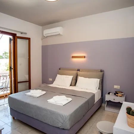 Vivian Аргостолион